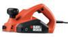 Ez a 750 wattos teljestmny Black Decker KW750K elektromos gyalu kompakt formja mellet hatkony s nagyon gyors A tisztbb munkafellet s jobb lthatsg rdekben ez a modell