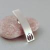 Ezst hagymavirg medl fekete kszer ra Medl Hagyomnyos forma modern kntsben 30mm magas s 7mm szles modern fazon ezst medl Fekete po Meska