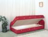 Marci hever gynemtartval Hagyomnyosan krpitozott fekv btor mely 90 cm szles bonell rugzattal elltott fekvfellettel kszl Oldalrl nyl gynemtartval