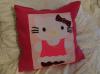 Hello Kitty dszprna AKCI Baba mama gyerek Otthon lakberendezs Baba mama kellk Gyerekszoba A prna ells oldala Hello Kittyvel egytt filcbl a hts oldala farmerbl kszlt hogy park Meska