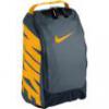 Nike unisex ciptart tska NIKE TEAM TRAINING SHOE BAGanyaga 100 poliszter szne szrke s fekete 1db cipzras trolrekesz