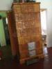Elad egy j llapot aranybarna szn fa s szntzelses cserpklyha Mretei 84 x 53 x 198 cm vagyis 4 x 2 5 x 7 csempe
