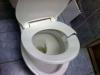 A Rivnei terleten a katasztrfavdelmisek segtettek egy frfinak aki a WC kagyl s a fal kz beszorult