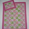 Babatakar kislnyoknak Baba mama gyerek Gyerekszoba Falvd takar Patchwork foltvarrs Patchwork mints anyagbl kszlt ez a hangulatos kellemes sznvilg kislnytakar Anyaga a h Meska
