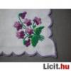 Kzzel hmzett ibolyamints asztaltert Mrete 110x110 cm Ehhez a terthz vsrolhat ugyanilyen mintval hmzett kisebb tertszett is amit kln hirdetek Mreteik 1 db 80x40 cm 6 db 16x16 cm 40 C