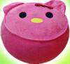 Hello Kittyt formz plss felfjhat puff egyszerre lehet lke s jtk akr a gyerekszoba dszeknt is funkcionl