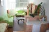 Az apartman terletn tallhat Omis Riviera Omis s Makarska kztt Ez egy hlszoba ahol egy franciagy s emeletes gy konyha