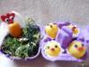 Hozzvalk Kicsi tojstart Kinder manyag tojs Zld csomagolpapr Piros dekorgumi Fagyngy Fekete flitter Toll Zsinr