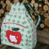 Almban a Hello Kitty htizsk Baba mama gyerek Tska Baba mama kellk Htizsk Patchwork foltvarrs Varrs Hello Kittys htizsk Oviba kirndulni a kis lurknak Elejn nagy zsebbel az oldaln cipzrr