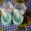 Horgolt kiscip Baba mama gyerek Cip papucs Baba 0 1v Gyerekruha Horgols Kts Puha Baby fonlbl ksztettem pici babk rszre az apr kis cipket Rendelsre klnbz sznekben Meska