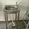 Lbon ll 1 medencs hasznlt mosogat 45x45-s csapteleppel s szifonnal. kinal Mosogat medence