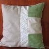 Pttys patchwork prna Dekorci Otthon lakberendezs Dsz Patchwork foltvarrs Patchwork technikval kszlt 36x36cm es dszprna Klnbz szn pamutvszon anyagokbl varrtam  Meska