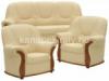 Klasszikus stlus elemes valdi br lgarnitra amely ll egy 3 szemlyes kinyithat gyazhat kanapt s 2 fix kialakts fotelt Mrete 3 szemlyes kanap 220 x 109 x 97cm Fotel 108 x 109 x 97cm s