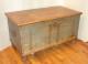 Hartai lda 20 sz msodik fele Faragott front szrks kk szn menyasszonyi lda Mret 56 108 59 5 cm Trunk Second half of 20th c Harta Hope chest with carv