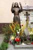 rd falujban a Szent Mihly templom kertjben tallhat bronz szobor 1983 ban kszlt D