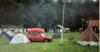 A camping 100 stor s 25 lakkocsi fogadsra alkalmas Szolgltats hideg melegvizes mosd zuhanyz fves parkban rnykos