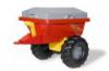 A Rolly traktor utnfut piros lersa Ez az utnfut a Rolly traktorokhoz kapcsolhat mrete 57 x 46 5 x 26 5 cm A fedele nyithat s zrhat A Rolly traktor utnfut piros 3 ves kortl ajnlott fi