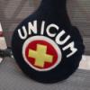 Unicum prna plss kisprna dszprna prna Dekorci Frfiaknak Magyar motvumokkal Otthon lakberendezs Vilmoskrts plss kisprnm mintjra most elksztettem az Unicumos verzit is Zsuzsa k Mesk
