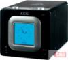 Alumnium dsztelem a kls hzon 24 rs nagymret LCD kijelz A kijelzn vlaszthat analg s digitlis ra FM sztere rdi CD R RW MP3 lejtszs MP3 bemeneti csatlakozval rendelkezik 3 5 mm P