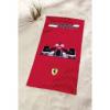 Stlusosan elegns strand trlkz a Ferrari csapat rajonginak Kzpen egy nagy F1 es Ferrari versenyautval tovbb kicsi Ferrari emblmval s nagy Scuderia Ferrari logval Mret 75x150