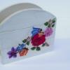 Szalvta tart kalocsai virg mintval Magyar motvumokkal Otthon lakberendezs Konyhafelszerels Decoupage szalvtatechnika Festett trgyak Alja 11 5 x 5 5 cm magassga kzpen 9 5 cm Alapozs fests