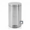 Modern otthonok elengedhetetlen kellke a szelektv szemetes A Brabantia cg pedlos 2x20 l MotionControl technolgival elltott szemetese matt steel sznben ujjlenyomat mentes kivitelben minden ign