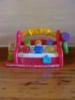 ELAD fisher price tanul szerszmos lda Megtantja a babnak a szneket formkat szmokat abc t a kis kalapccsal pflheti