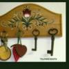 Festett tulipnos kulcstart Btor Otthon lakberendezs Kzzel festett tulipnos kulcstart pcolt feny mretei 22cmx11 5cm Krheted ms sznben Meska
