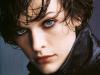 Milla Jovovich az tdik elem a Milli dollros Hotel s a Kaptr Resident Evil sznsznje emellett modell s szvegr valamint Luc Beson volt felesge gy tnik sok ms amerikai hressg mellett sz
