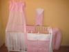 Ktrszes babagynem Hrom Szv rzsaszn Paplan s prna gynemink minsgi eurpai importbl szrmaz textlibl kszltek Az gynemgarnitra mretei paplan kb 90 x 135 cm prna kb 42 x 33 cm Az