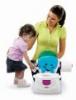 A Fisher Price az els bilim lersa Ez a jpofa baba wc megknnyti a gyermek szobatisztv vlst Ha a baba produkl jutalmul zenl Wc szktknt s wc lkeknt is hasznlhat Nemzetkzi vltozat