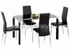 Modern elegancival meglmodott tkezgarnitra krmozott acl csvzzal A modern formavilgot magba lel tkezszkek enyhn ergonmikus kialaktsak kvetik a ht vonalt Az tkezasztal lb aszt