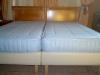 tcsillagos szllodbl szrmaz hasznlt j minsg boxspring gyak als rgs rsszel lbbal extra kemny j minsg gsbiztos matraccal cseresznyefa fejvggel a fejvg 20000 1 db gy mrete 90 x