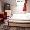 2 emeleten tallhat csendes tettri lgkondis teakonyhs tusols frdszobs 3 4fre is kiadhat szoba Az apartmanba egy franciagy egy kihzhats franciagy mret kanap TV Lgkondi tallhat Tov